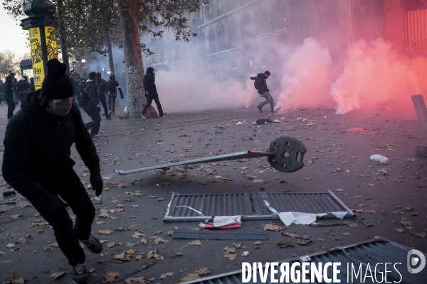 Manifestation contre la loi  Sécurité globale  et son article 24 entre République et Bastille à Paris