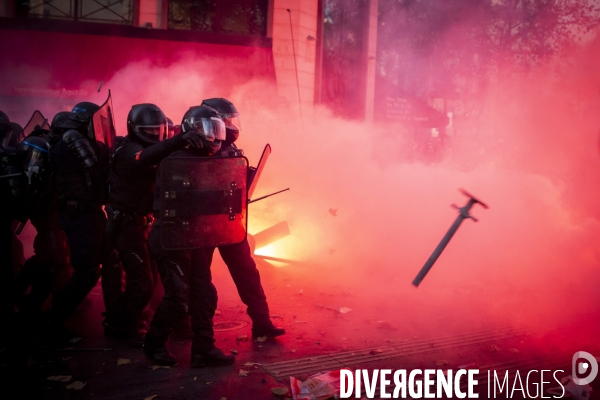 Manifestation contre la loi  Sécurité globale  et son article 24 entre République et Bastille à Paris