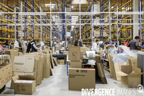 Stockage et entrepôts de la coopérative  JouéClub  à Cestas.