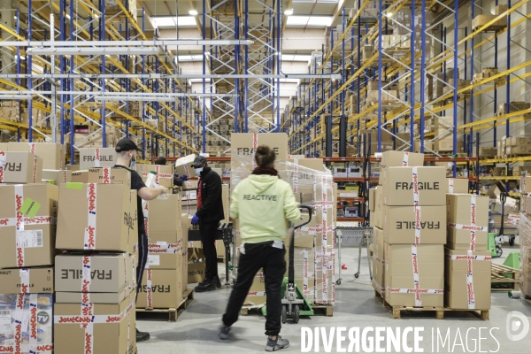 Stockage et entrepôts de la coopérative  JouéClub  à Cestas.