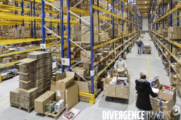Stockage et entrepôts de la coopérative  JouéClub  à Cestas.