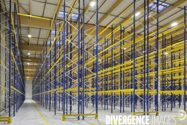 Stockage et entrepôts de la coopérative  JouéClub  à Cestas.
