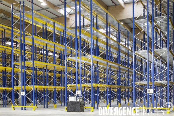 Stockage et entrepôts de la coopérative  JouéClub  à Cestas.