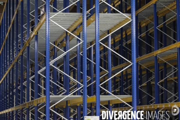 Stockage et entrepôts de la coopérative  JouéClub  à Cestas.
