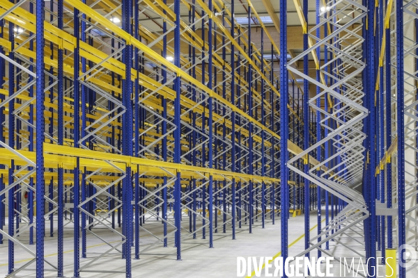Stockage et entrepôts de la coopérative  JouéClub  à Cestas.