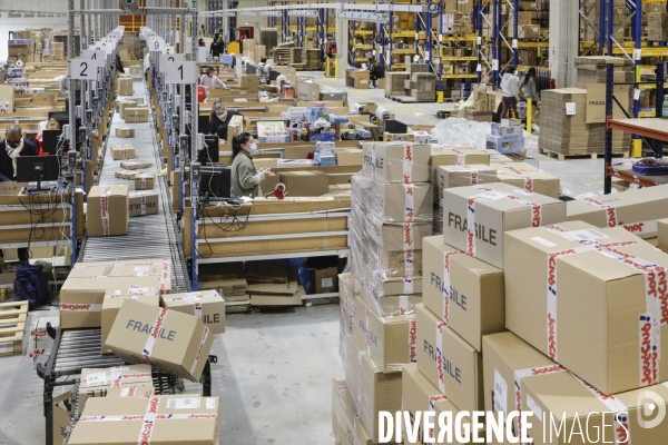 Stockage et entrepôts de la coopérative  JouéClub  à Cestas.