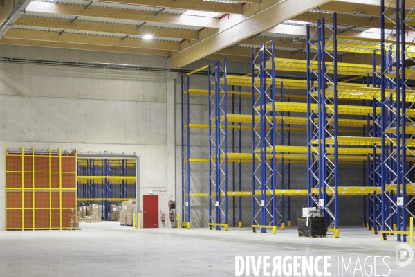 Stockage et entrepôts de la coopérative  JouéClub  à Cestas.