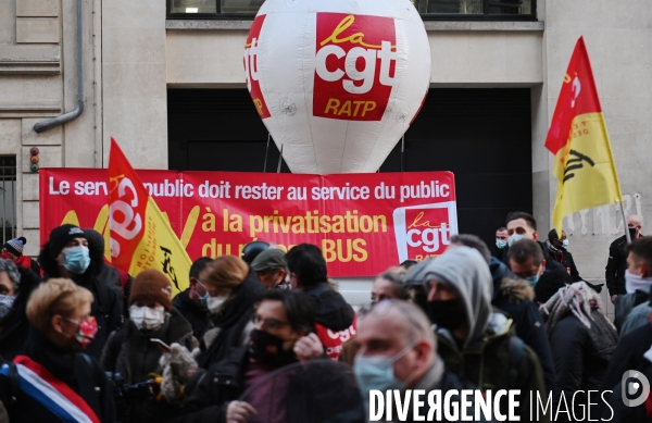 Rassemblement à l appel de SUD-Rail et de Solidaires Groupe RATP contre l ouverture à la concurrence des transports publics