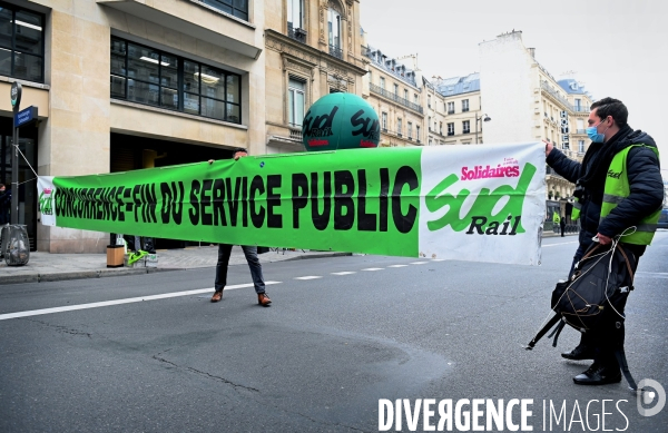 Rassemblement à l appel de SUD-Rail et de Solidaires Groupe RATP contre l ouverture à la concurrence des transports publics