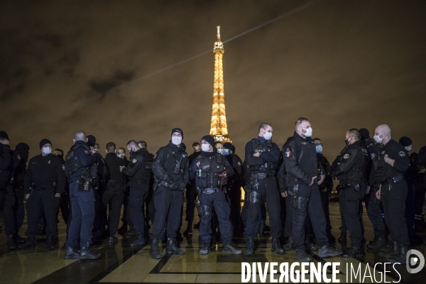 Manifestation spontanée de policiers 11122020