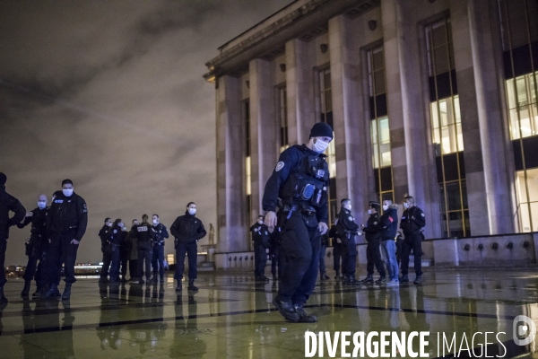 Manifestation spontanée de policiers 11122020