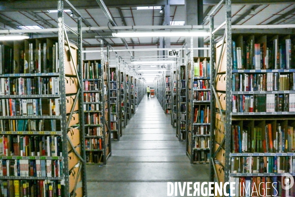 Inside fnac logistiques
