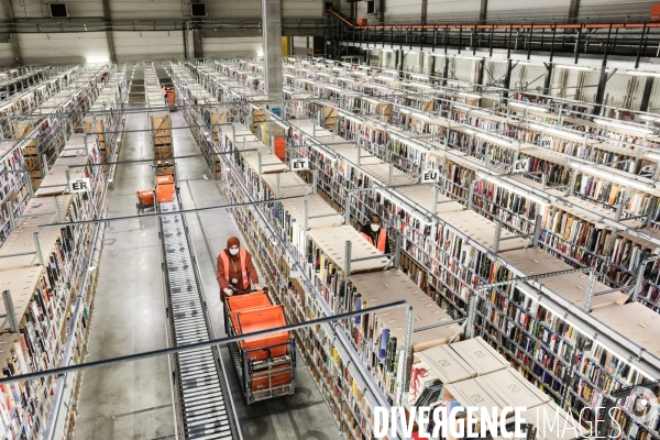 Inside fnac logistiques
