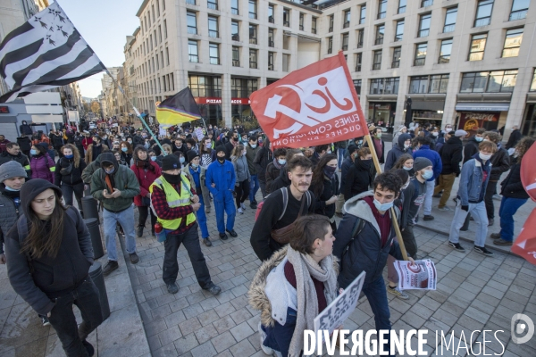 Marche contre les  lois d exception  à Marseille