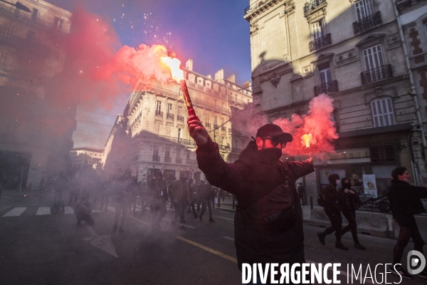 Marche contre les  lois d exception  à Marseille