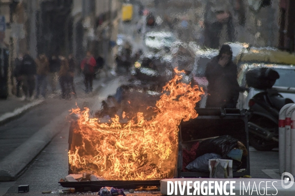 Marche contre les  lois d exception  à Marseille