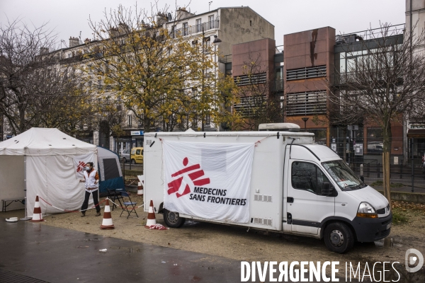 Clinique mobile de msf dans paris.