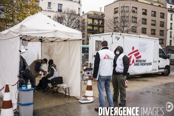 Clinique mobile de msf dans paris.