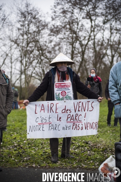 Rassemblement sur l aire des vents contre le futur chantier des jeux olympiques.