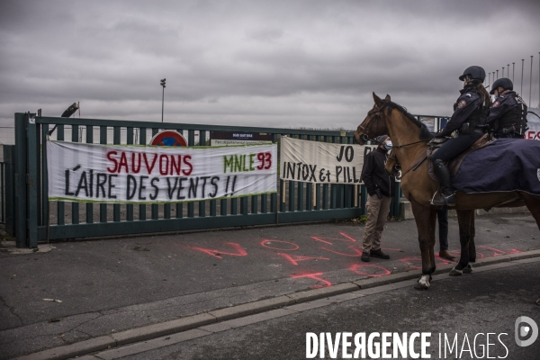 Rassemblement sur l aire des vents contre le futur chantier des jeux olympiques.