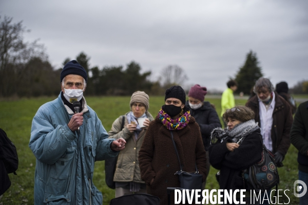 Rassemblement sur l aire des vents contre le futur chantier des jeux olympiques.