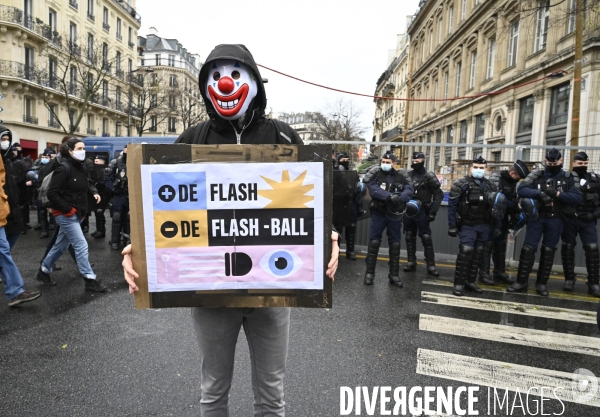 Manifestation contre le projet de loi SECURITE GLOBALE PPL, la marche des libertés du 12 decembre 2020. Demonstration against new security law project against freedom of information.