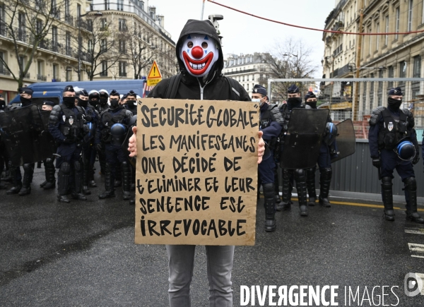 Manifestation contre le projet de loi SECURITE GLOBALE PPL, la marche des libertés du 12 decembre 2020. Demonstration against new security law project against freedom of information.