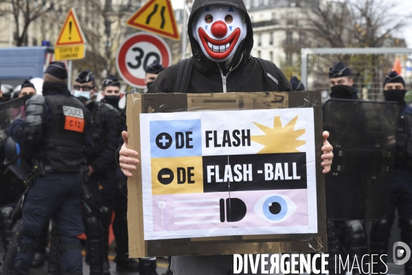 Manifestation contre le projet de loi SECURITE GLOBALE PPL, la marche des libertés du 12 decembre 2020. Demonstration against new security law project against freedom of information.