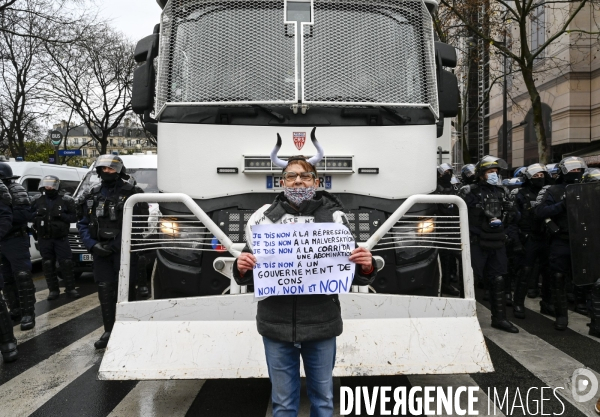 Manifestation contre le projet de loi SECURITE GLOBALE PPL, la marche des libertés du 12 decembre 2020. Demonstration against new security law project against freedom of information.