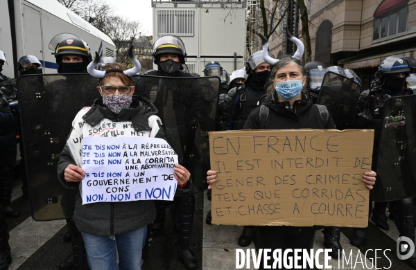 Manifestation contre le projet de loi SECURITE GLOBALE PPL, la marche des libertés du 12 decembre 2020. Demonstration against new security law project against freedom of information.