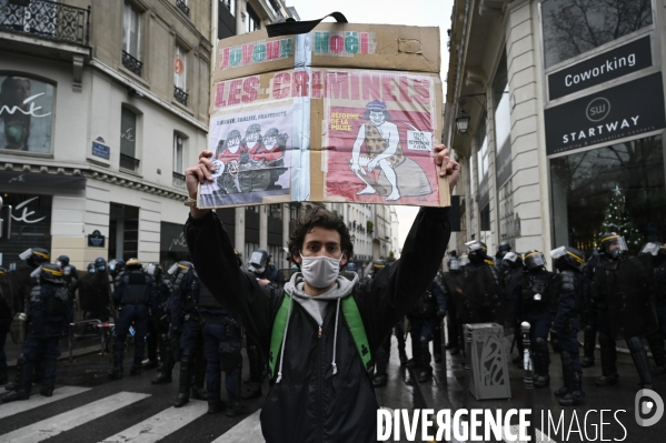 Manifestation contre le projet de loi SECURITE GLOBALE PPL, la marche des libertés du 12 decembre 2020. Demonstration against new security law project against freedom of information.