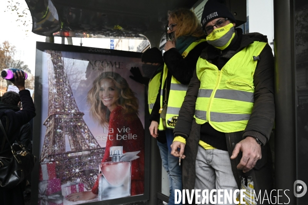 Manifestation contre le projet de loi SECURITE GLOBALE PPL, la marche des libertés du 12 decembre 2020. Demonstration against new security law project against freedom of information.