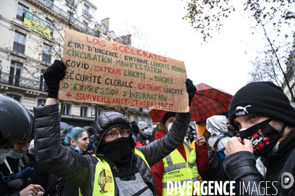 Manifestation contre le projet de loi SECURITE GLOBALE PPL, la marche des libertés du 12 decembre 2020. Demonstration against new security law project against freedom of information.