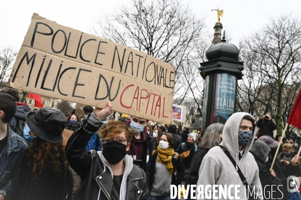 Manifestation contre le projet de loi SECURITE GLOBALE PPL, la marche des libertés du 12 decembre 2020. Demonstration against new security law project against freedom of information.