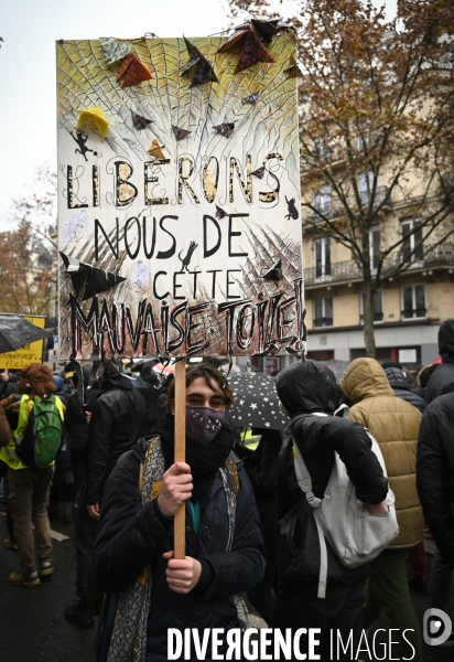 Manifestation contre le projet de loi SECURITE GLOBALE PPL, la marche des libertés du 12 decembre 2020. Demonstration against new security law project against freedom of information.