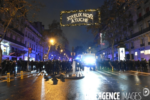 Manifestation contre le projet de loi SECURITE GLOBALE PPL, la marche des libertés du 12 decembre 2020. Demonstration against new security law project against freedom of information.