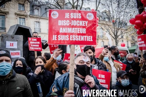 Restaurateurs, hôteliers et gérants de discothèques manifestent à Paris
