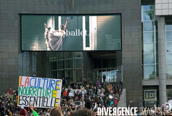 Rassemblement pour la culture place de la Bastille