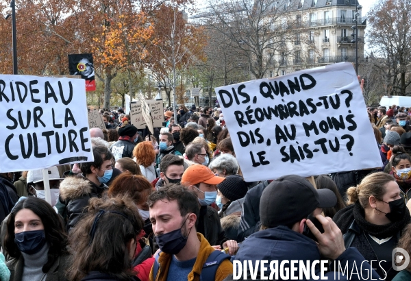 Rassemblement pour la culture place de la Bastille