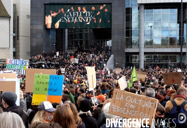 Rassemblement pour la culture place de la Bastille