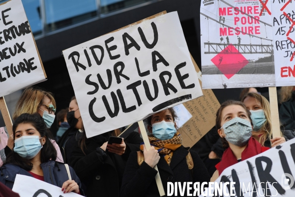 Manifestation du monde de la culture et du spectacle contre la fermeture prolongée des lieux de culture