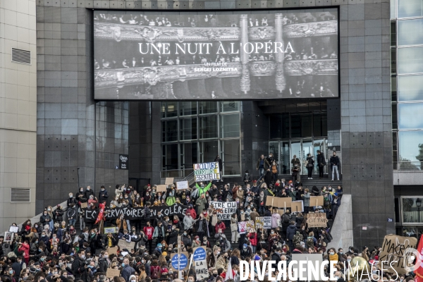 Manifestation contre la fermeture prolongée des lieux de culture 15122020