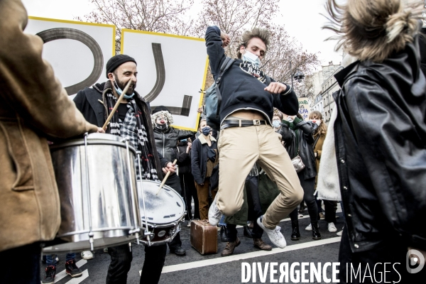 Manifestation contre la fermeture prolongée des lieux de culture 15122020