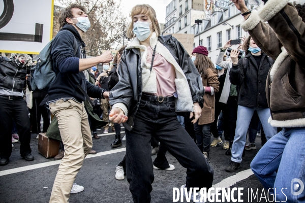 Manifestation contre la fermeture prolongée des lieux de culture 15122020