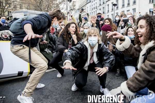 Manifestation contre la fermeture prolongée des lieux de culture 15122020