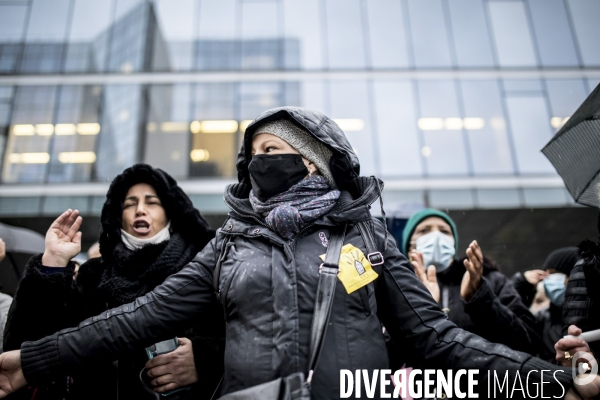 Manifestation de sans-papiers pour réclamer leur régularisation 18122020