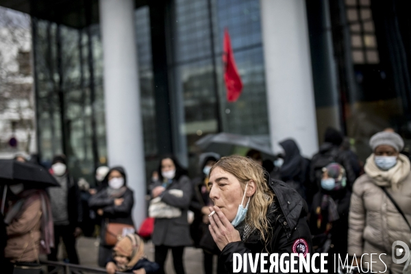 Manifestation de sans-papiers pour réclamer leur régularisation 18122020