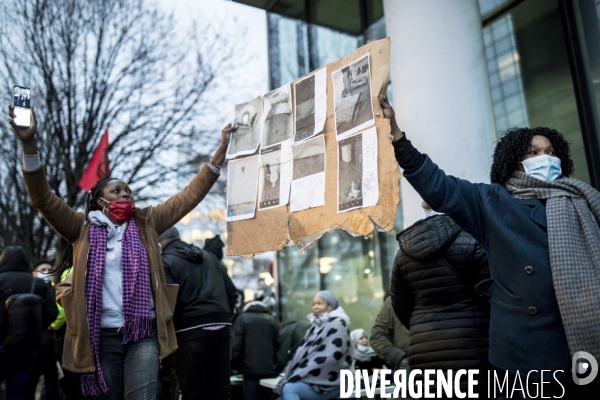 Manifestation de sans-papiers pour réclamer leur régularisation 18122020