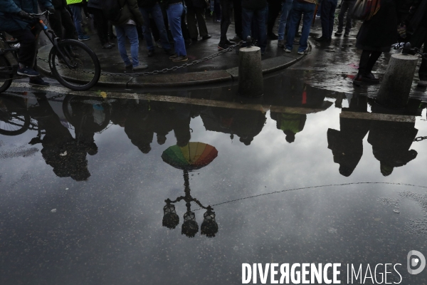 Manifestation des Gilets Jaunes place du Palais Royal