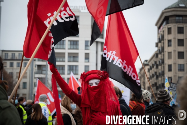 Genève - Manifestation - Pour une sortie de crise solidaire, sociale, culturelle, féministe et écologique